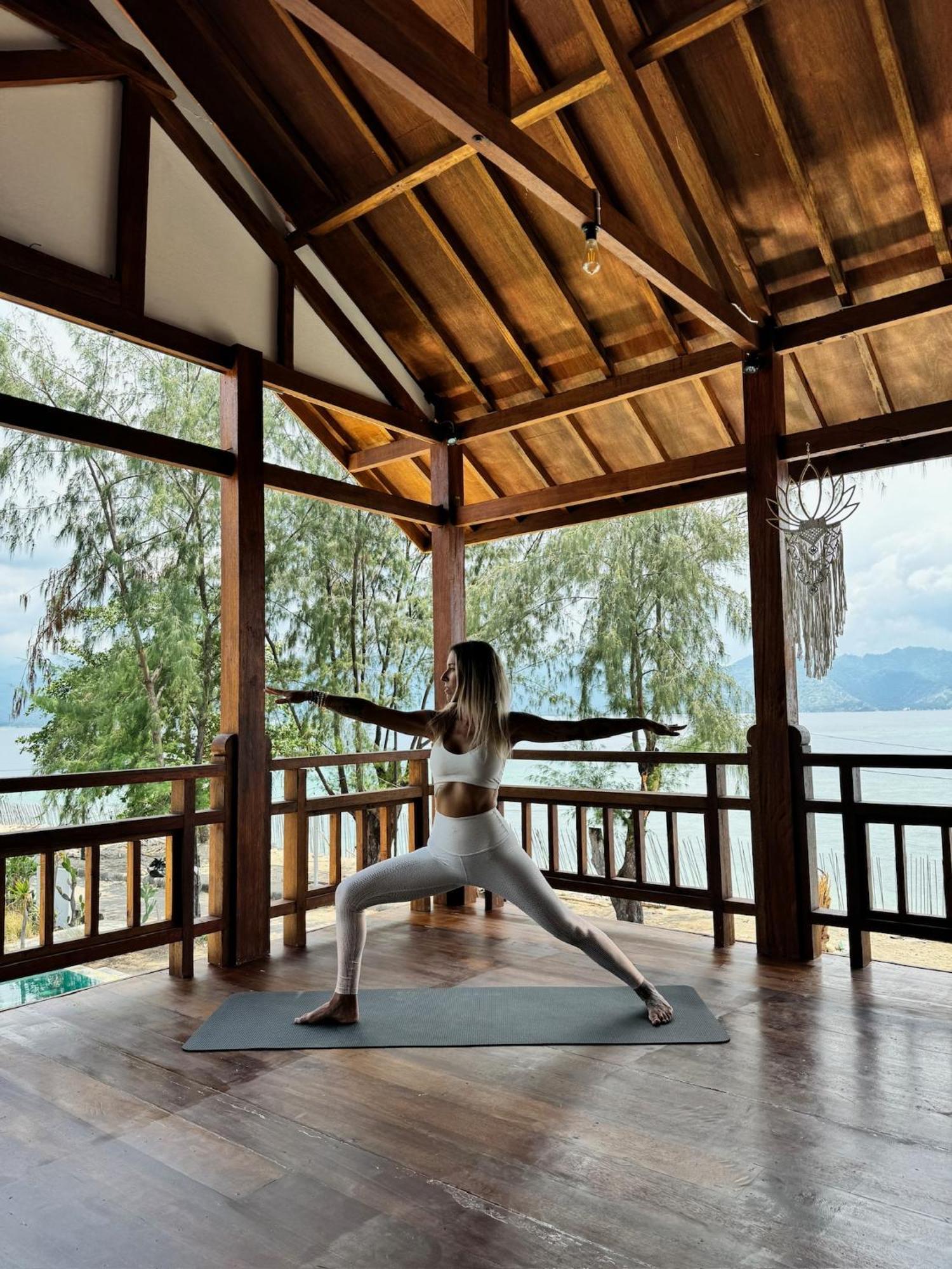 Flowers & Fire Yoga Garden 吉利阿尔 外观 照片